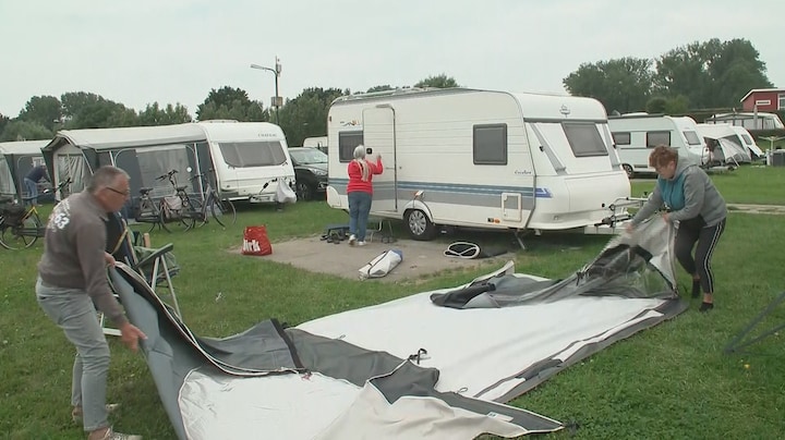 Kampeerders langs de Waal vertrekken: 'Wil geen natte voeten'