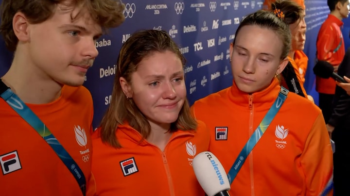Tranen bij shorttrackers na val: 'Zei tegen haar dat het niet erg is'