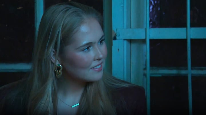 Prinses Amalia krijgt pikante beelden te zien tijdens werkbezoek: 'Ging niet helemaal goed'
