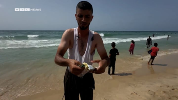 In de zee en tussen het zand: zo komen de voedseldroppings terecht in Gaza