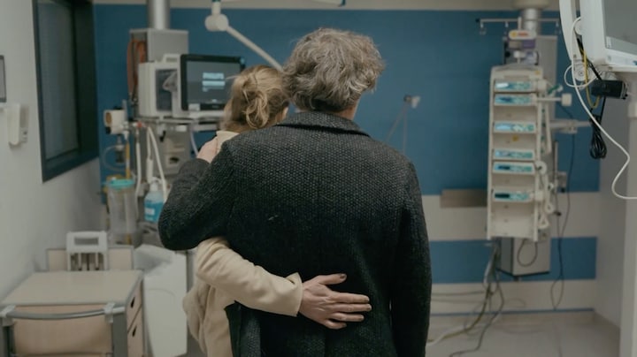 Lennard en Maggy bezoeken afdeling waar hun dochter overleed in Het Kinderziekenhuis: ‘Delen dat moment alleen met jullie’