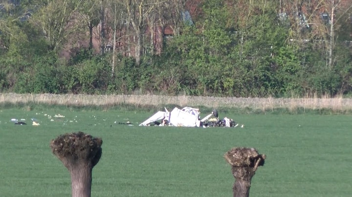 Sportvliegtuigje gecrasht langs de snelweg in Zeeland