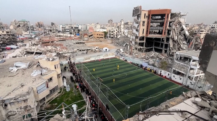 Gaza nog in puin, maar te midden van de brokstukken kan weer gevoetbald worden
