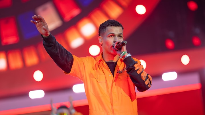 Bilal Wahib houdt fans voor de gek tijdens optreden