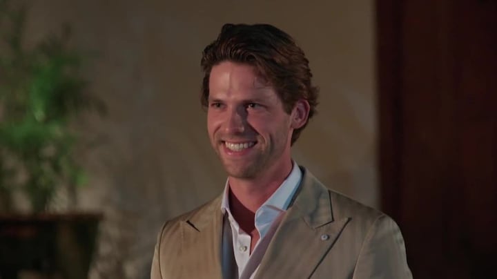 Thomas hint op succesvolle afloop The Bachelor in trailer