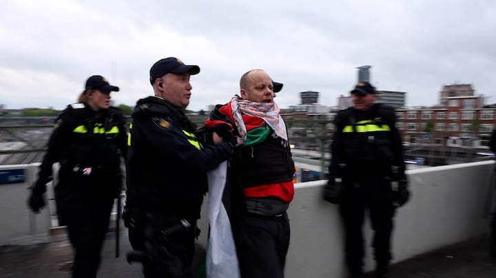Slijptol, politie en 'Free Palestine': demonstranten leggen treinverkeer Den Haag plat