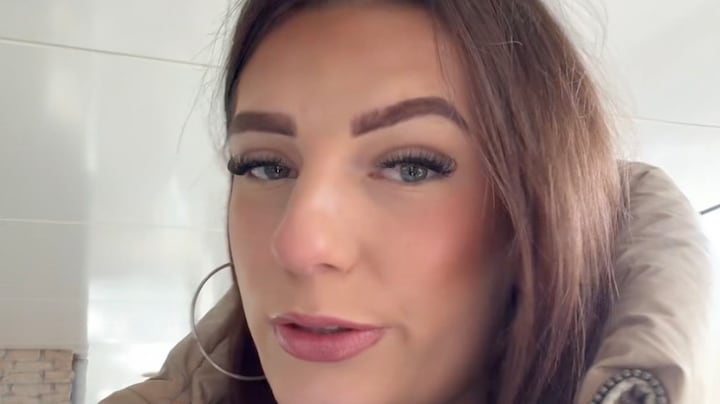 Valentijne uit De Bondgenoten slaat steil achterover na kussenopslag-actie van Casper en Fianca: 'Wat de helly'