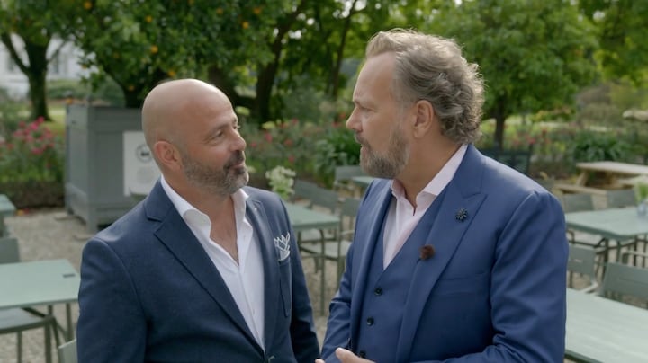 Tweelingbroer Ferenc totaal afgeleid tijdens MAFS-interview: 'Ik kijk naar alle mooie vrouwen'