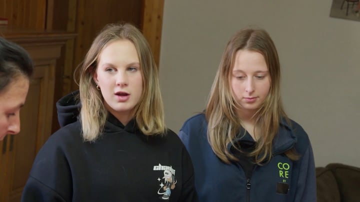 Aida Jelies mist gezelligheid van de Urker klederdracht in Spanje: 'Lekker bier drinken en eten'