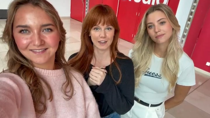 GTST-actrices vormen eenmalige girlband voor Ademnood Discobal: 'In de kleedkamer gevraagd'