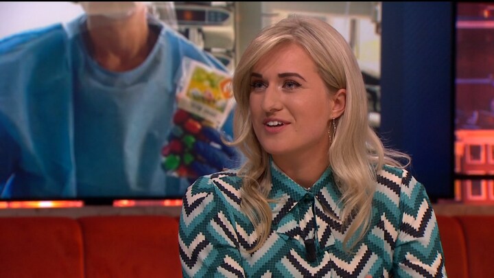 Britt Dekker Mijn Moeder Werkt Al 15 Jaar Op De Ic Eva Jinek