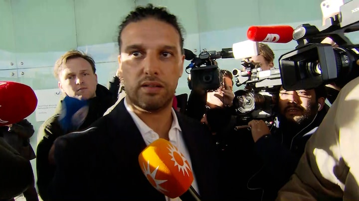 Ali B verlaat tevreden rechtbank na tweede zittingsdag: 'IJzersterk pleidooi van mijn advocaat'