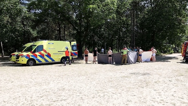 Twee personen uit Zandenplas bij Nunspeet gehaald