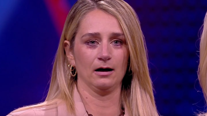 Een-na-laatste battle-aflevering eindigt in tranen na optreden Teddy en Steffany in The voice of Holland