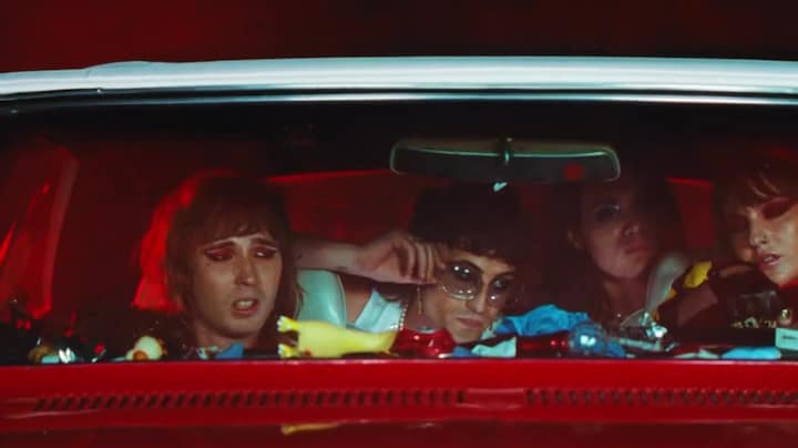 Måneskin promoot nieuwe single met naaktshoot