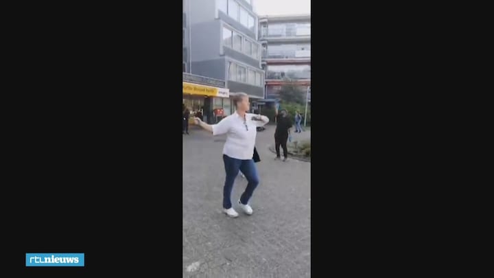 Met muziekvrienden langs zorgcentra: 'Om mensen blij te maken'