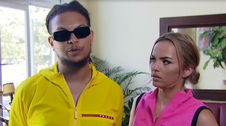 Ronnie Flex last van hyperventilatie tijdens optredens door stress