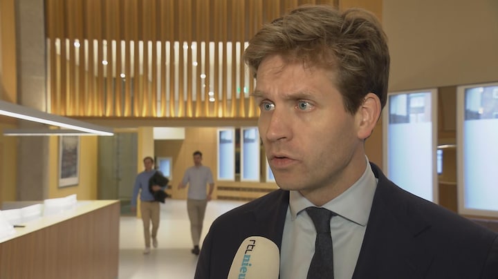 Karremans doet oproep aan ouders: 'Pak vapes af, gooi ze weg'