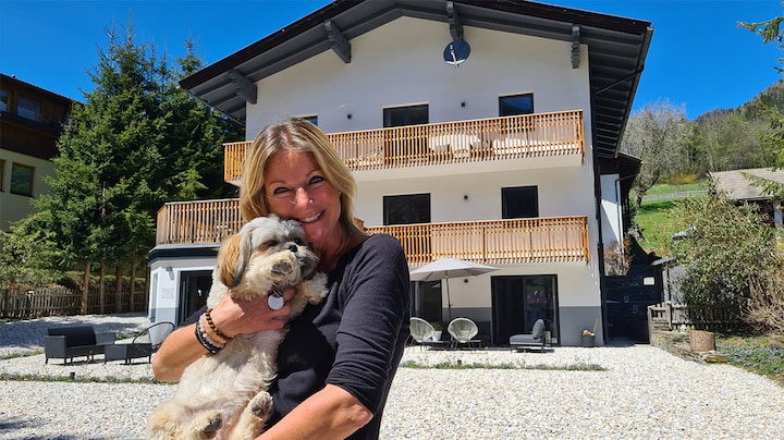 Caroline uit B&B Vol Liefde verkoopt haar lodge: 'Deze kans moest ik aanpakken'