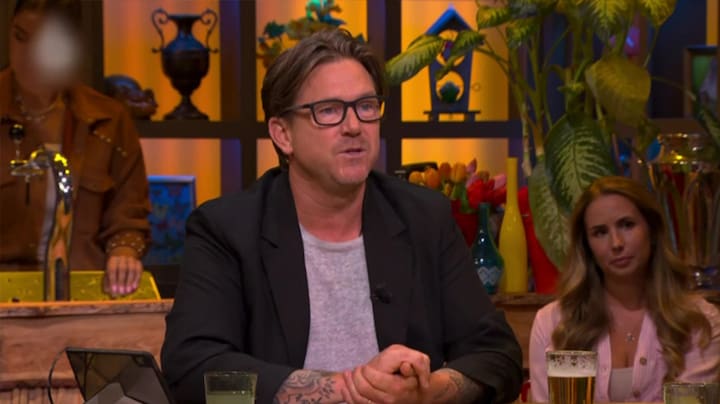 Johnny de Mol opnieuw aan het roer bij De Oranjezomer: hoe doet hij het nu?
