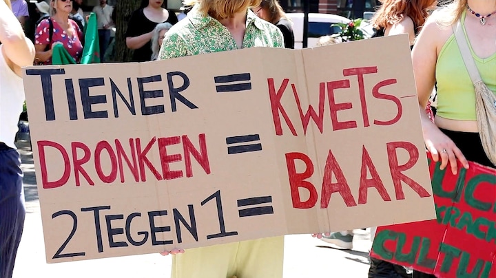 Honderden mensen protesteren in Utrecht tegen vrijspraak verkrachting 
