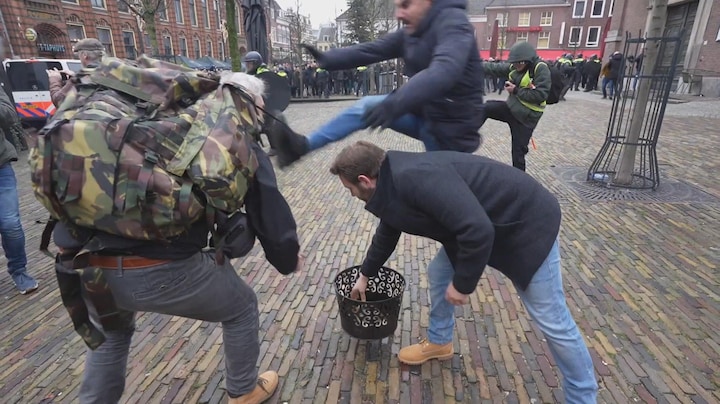 Koranverbranding Pegida mislukt door karatetrap