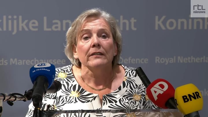 Bijleveld stapt toch op: 'Kan niet meer de verantwoordelijkheid dragen voor mijn mensen'