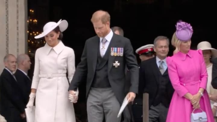 ‘Harry en Meghan gedroegen zich als boze pubers tijdens festiviteiten Queen’