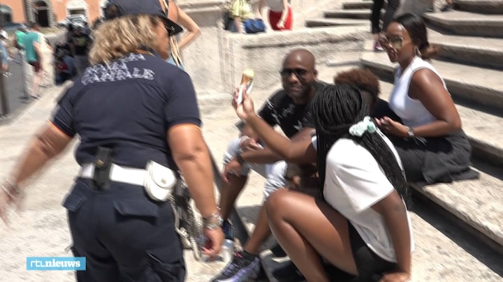 Pas op in Rome: 250 euro boete voor een ijsje op de Spaanse Trappen