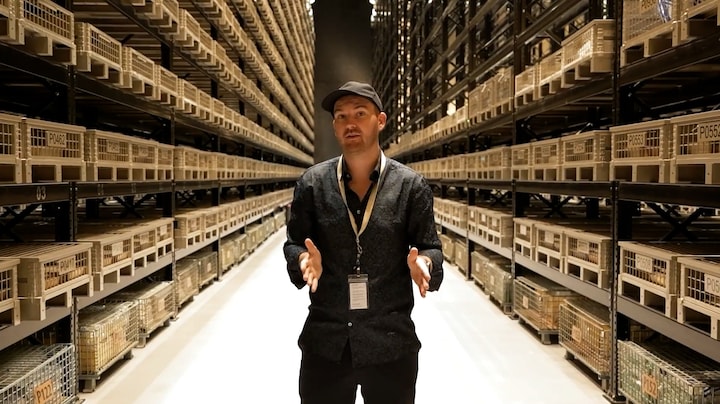 Kijkje in enorme en zwaarbeveiligde goudkluis in Singapore