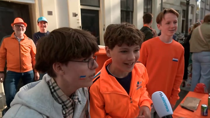 Feest op de vrijmarkt: vijf koekjes in een minuut levert 20 euro op