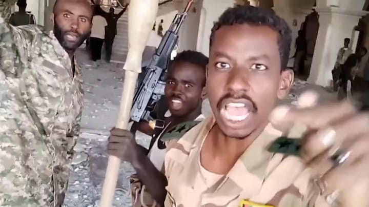 Militair Soedan filmt hoe regeringsleger presidentieel paleis herovert