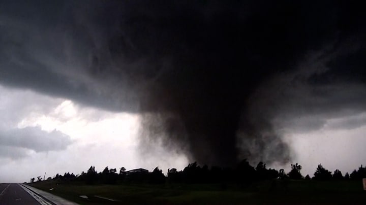 Gigantische tornado in Oklahoma: 50 huizen met de grond gelijkgemaakt