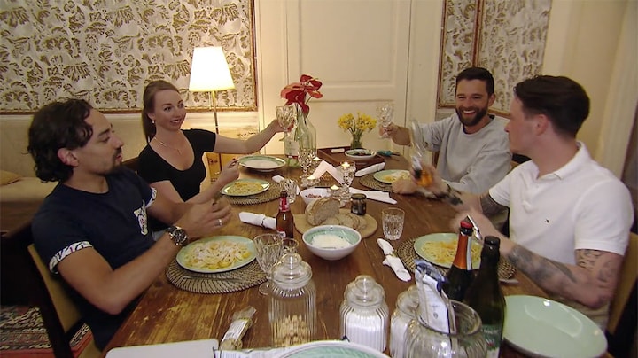 Debbie uit B&B Vol liefde niet onder de indruk van tafelmanieren heren