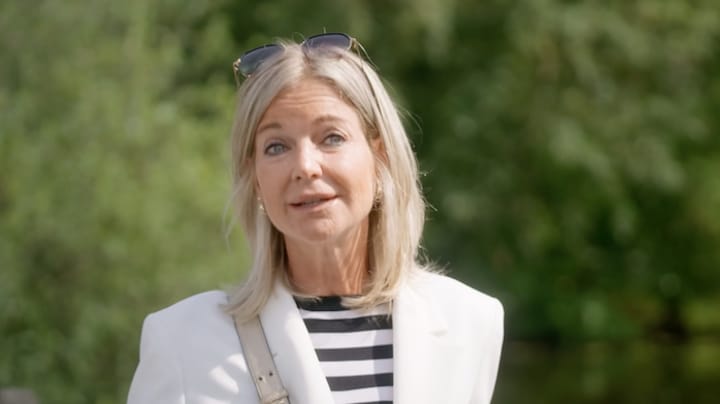 Caroline staat voor een lastige keuze in Daar Gaan Ze Weer: 'Woonark of dolce vita'