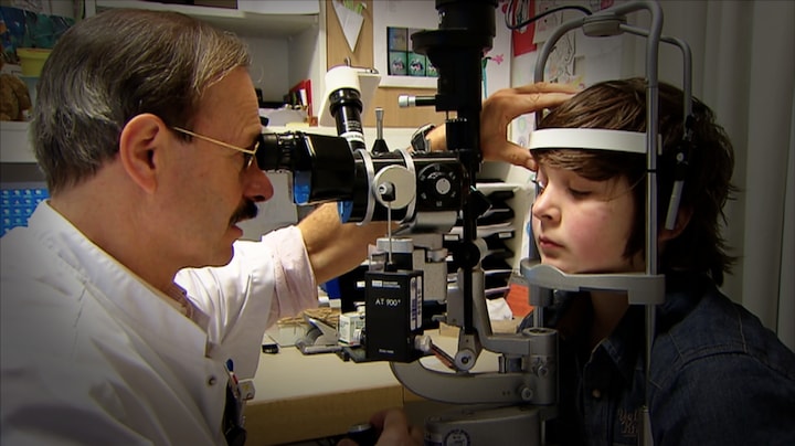 Bekende oogarts Tjeerd de Faber stopt: 'Vuurwerkverbod komt er, nu kan ik met pensioen'