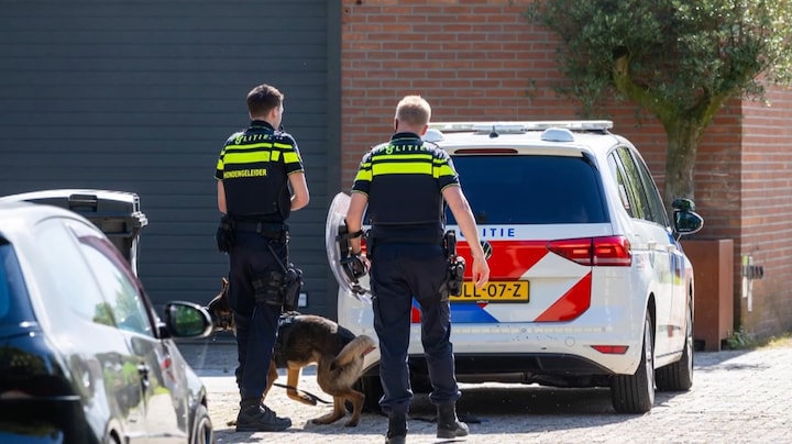 Politie start klopjacht in Nieuwleusen: auto slaat op de vlucht