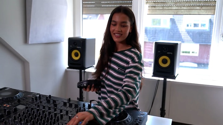 Nog maar 17 en nu al tussen top-dj's: 'Soms moet ik een show afzeggen door examens'
