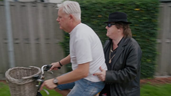 Bijzondere eerste ontmoeting in 010: Rotterdam: 'Hij weet niet dat ik André Hazes ben'