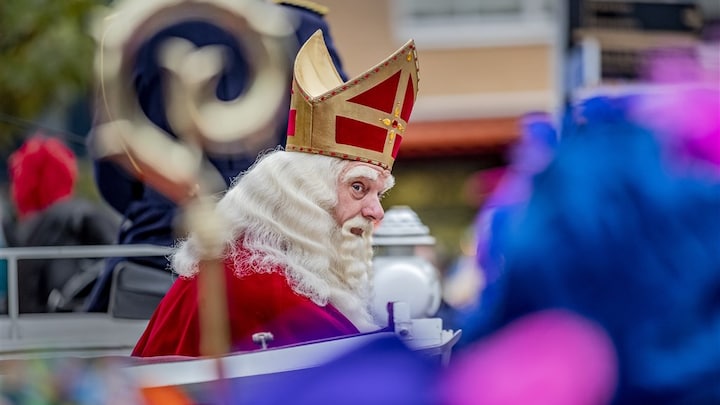 Hoe laat is de intocht Sinterklaas op tv en online?