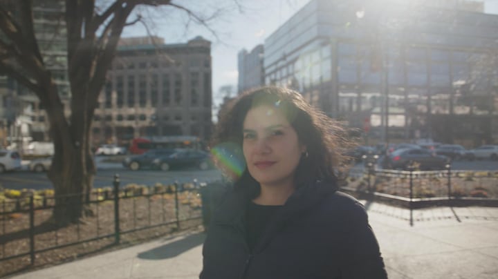 Negar ziet familie al jaren niet door Trumps inreisverbod, maar nu is er hoop