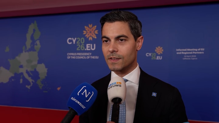 Jetten over geweld bij azc-protest in Loosdrecht: 'Demonstreren mag, maar op fatsoenlijke manier'