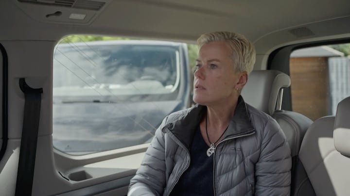Ellie Lust grijpt in: vrouw verbreekt direct relatie met serie-oplichter