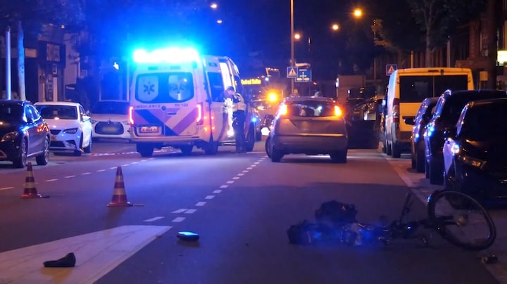 Bestuurder spoorloos nadat hij 42-jarige man zwaargewond achterlaat na aanrijding in Enschede