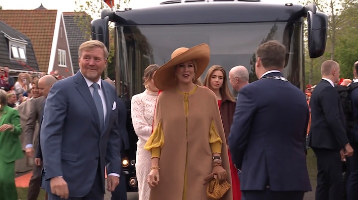 Koninklijke familie aangekomen in Dokkum voor Koningsdag
