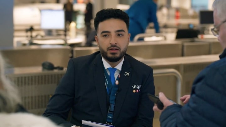 Passagiers in Schiphol Airport boos na weigeren honden door missende vaccinatiedatum: 'Dan zet je he
