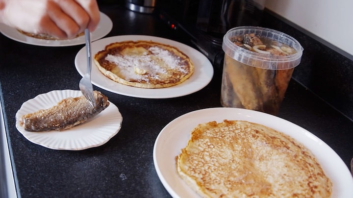 Haring op je pannenkoek: deze gekke smaakcombi’s zijn in Volendam heel normaal