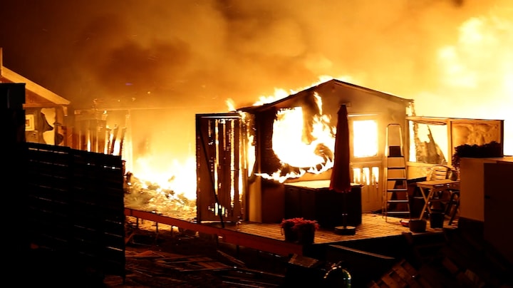 Meerdere strandhuisjes bij Velsen-Noord afgebrand