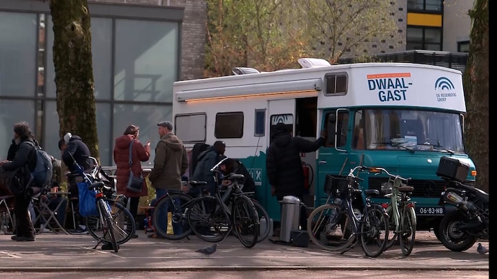 In deze speciale bus kunnen mensen crack gebruiken