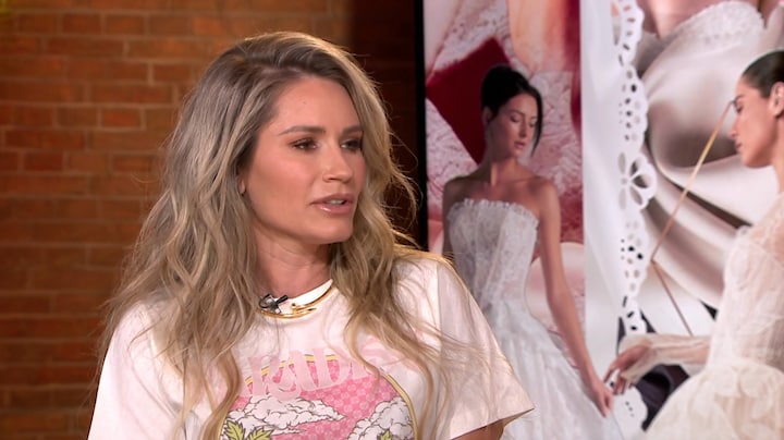 Nikkie Plessen deelt belangrijkste tips voor de perfecte trouwjurk: 'Mooie punten van jezelf'